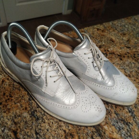 Ecco Womens Tour Hybrid Wing Tip Spikeless Golf Shoes Leather Silver Sz 40 US 8 - Picture 2 of 14
